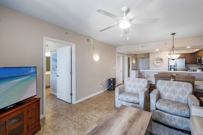 Smart TV, DVD player - Sandpiper BAY SIDE, GREAT Views - Great Family Enjoyment   (Fort Walton Beach)