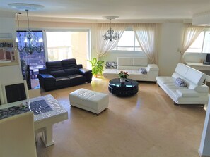 Sala de estar en el lobby