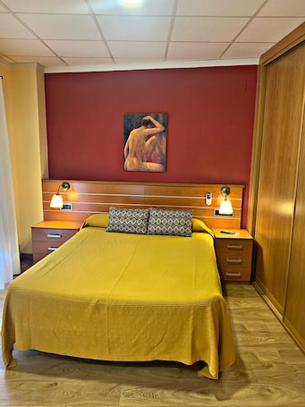 双人房 | 办公桌、隔音、免费婴儿床、折叠床/加床(额外收费)