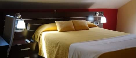 Habitación doble | Escritorio, insonorización, cunas gratuitas y camas extra