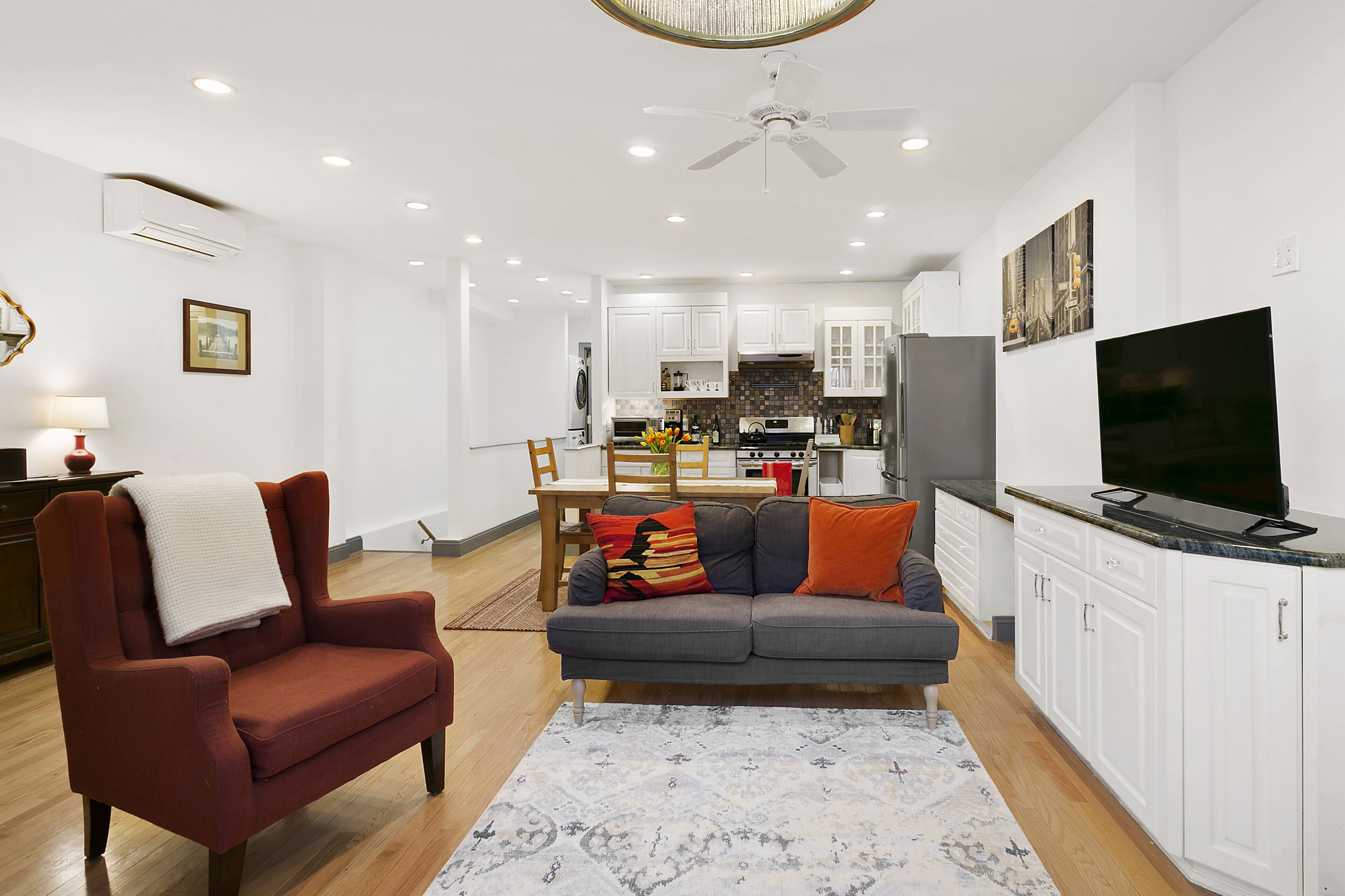 2-bedroom in townhouse on the Upper West Side. Perfect for families.
