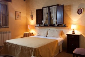 4 bedrooms, WiFi, bed sheets