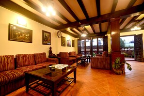 Lobby lounge - Vajra Guest House & Restaurant (Bhaktapur)
