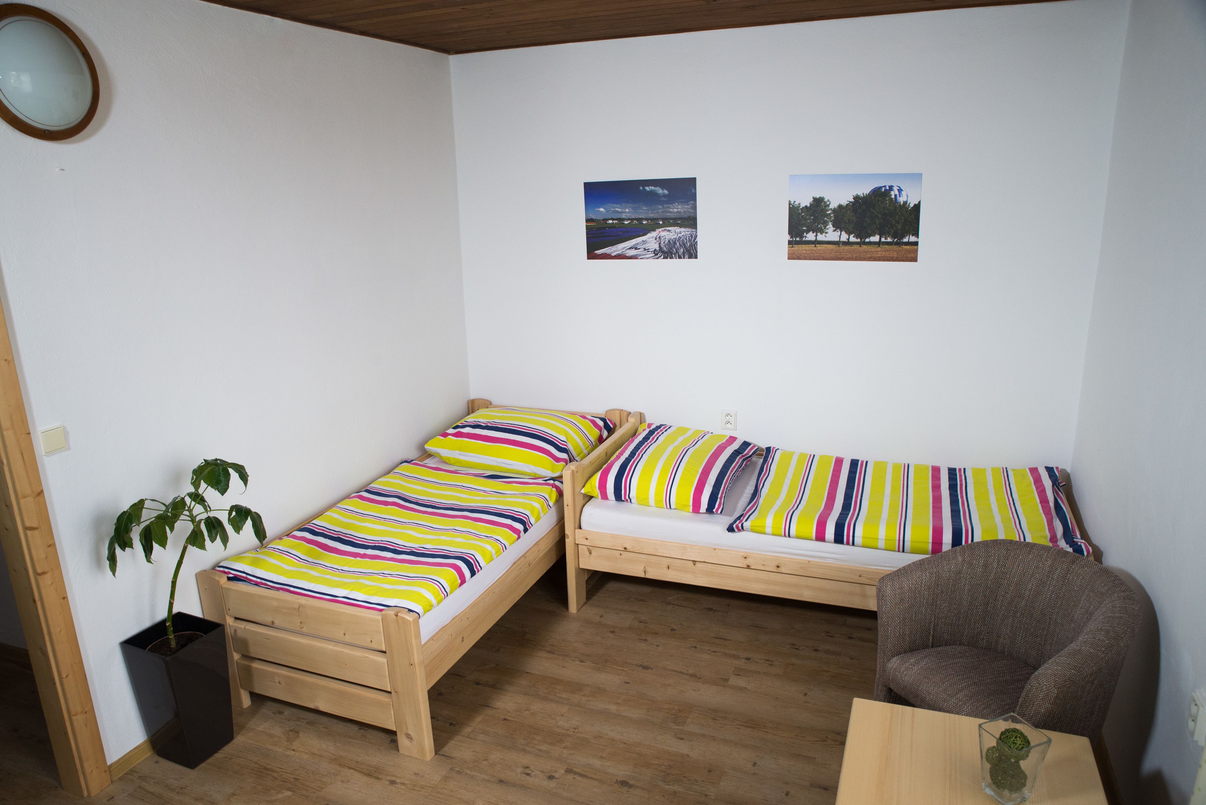 免費搖籃/嬰兒床、折疊床/加床、免費無線上網、床單