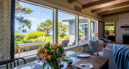 Ocean Front! Hot Tub! Dog Friendly!