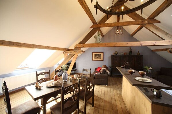 Standaard appartement | Dineren op de kamer