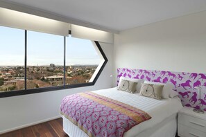 Deluxe Apartment, 3 Bedrooms | 3 bedrooms, iron/ironing board, cribs/infant beds, rollaway beds