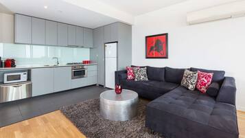Apartment, 2 Bedrooms | Living room