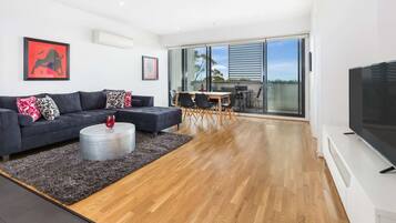 Apartment, 2 Bedrooms | Living room | TV, Netflix, DVD player