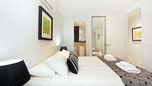 Appartement, 2 slaapkamers | 2 slaapkamers, een strijkplank/strijkijzer, babybedden, extra bedden