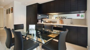 Apartment, 2 Bedrooms | In-room dining - St Kilda Garden Views (St Kilda)