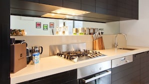 Apartment, 2 Bedrooms | Private kitchen - St Kilda Garden Views (St Kilda)