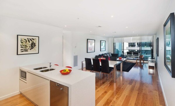 Deluxe Apartment, 2 Bedrooms | Living area