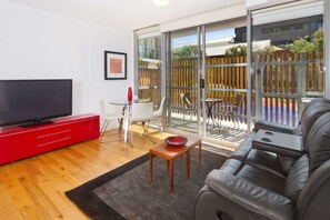 Apartment, 1 Bedroom | Living room