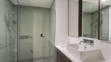 Apartment, 3 Bedrooms | Bathroom | Shower, free toiletries, hair dryer, towels