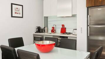 Apartment, 2 Bedrooms | Private kitchen | Full-size fridge, microwave, oven, stovetop