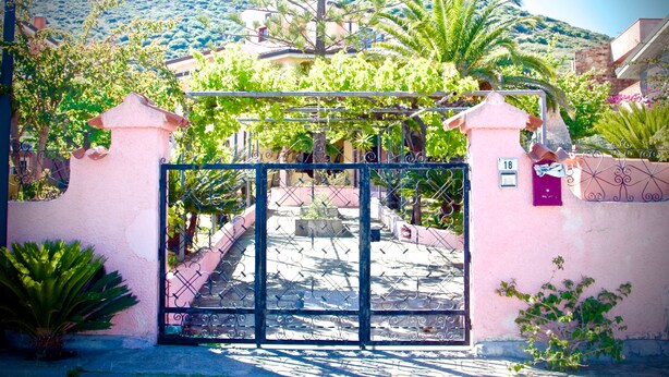 Exterior - Caletta Apartment in Villa I (Siniscola)