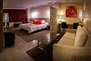 Superior-Doppelzimmer, Whirlpool | Minibar, Zimmersafe, kostenloses WLAN, Bettwäsche
