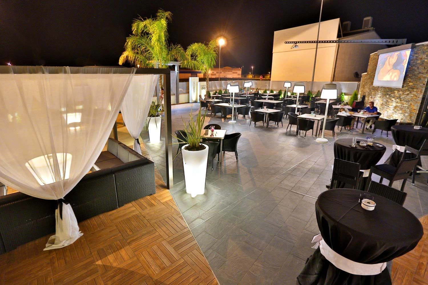 Se sirven almuerzos y cenas