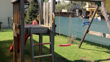 Children’s play area – outdoor