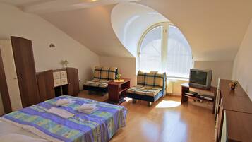 Suite, 1 Bedroom, Balcony | Desk, blackout curtains, free cots/infant beds, free WiFi