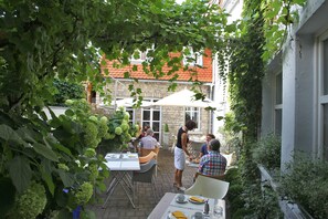 Courtyard - Hotel Am Torturm (Volkach)