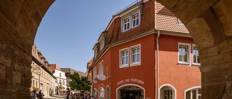 Fachada de la propiedad