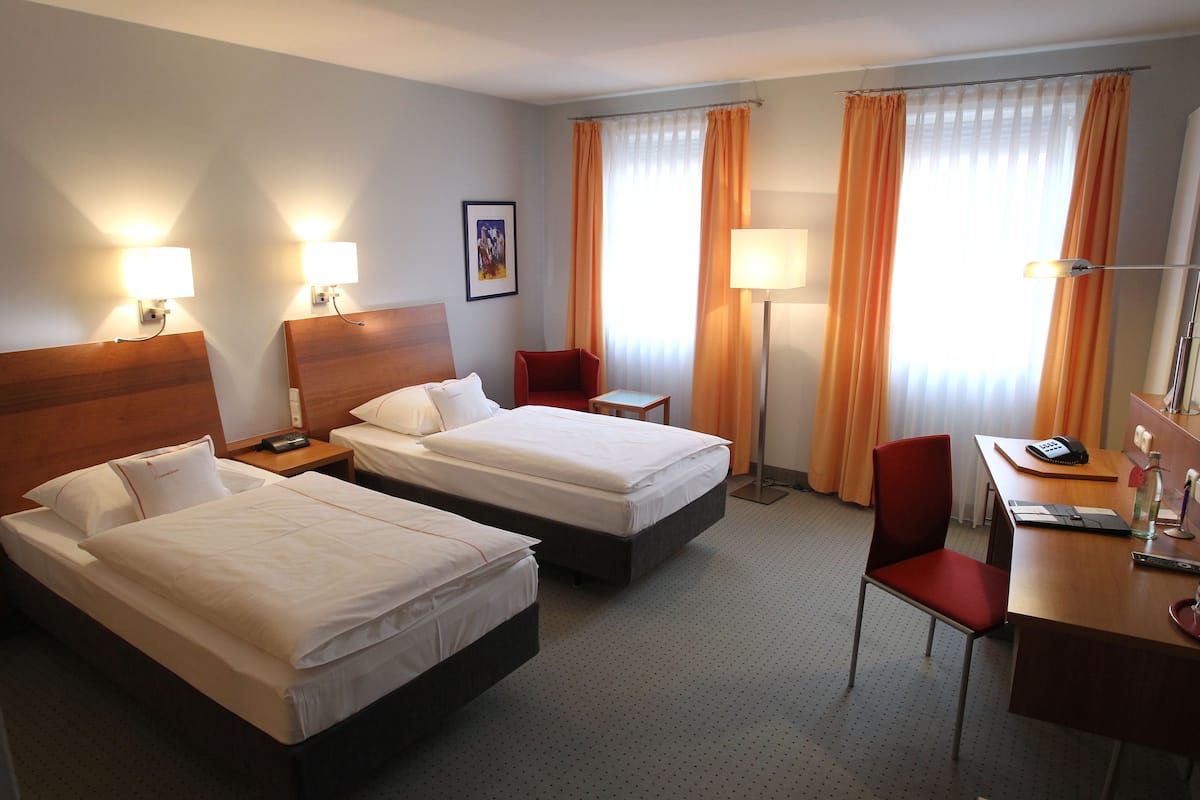 premium bedding, in-room safe, individually decorated