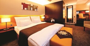 Deluxe Suite | Minibar, brankas, meja kerja, dan Wi-Fi gratis