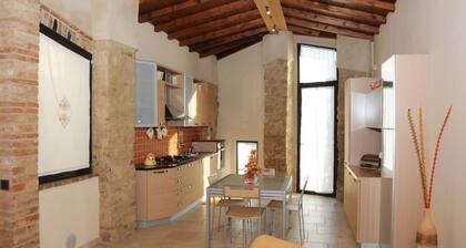 Wonderful private villa for 4 people with WIFI, pool, A/C, TV, terrace and parking