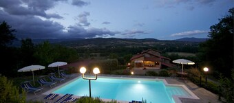 Wonderful private villa for 10 people with private pool, WIFI, TV, terrace, pets allowed and par...