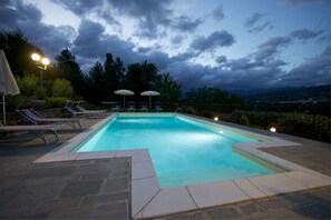 Seasonal outdoor pool, pool umbrellas, pool loungers - Wonderful private villa for 10 people with private pool, WIFI, TV, terrace, pets allowed and par... (Castel San Niccolo)