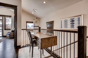 Premier Townhome, Multiple Beds (River Run, 4 Bed 3.5 Bath) | Room amenity