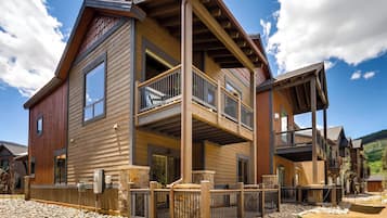 Townhouse Premier, Beberapa Tempat Tidur (3 Bed 2.5 Bath with Hot Tub) | Teras/patio