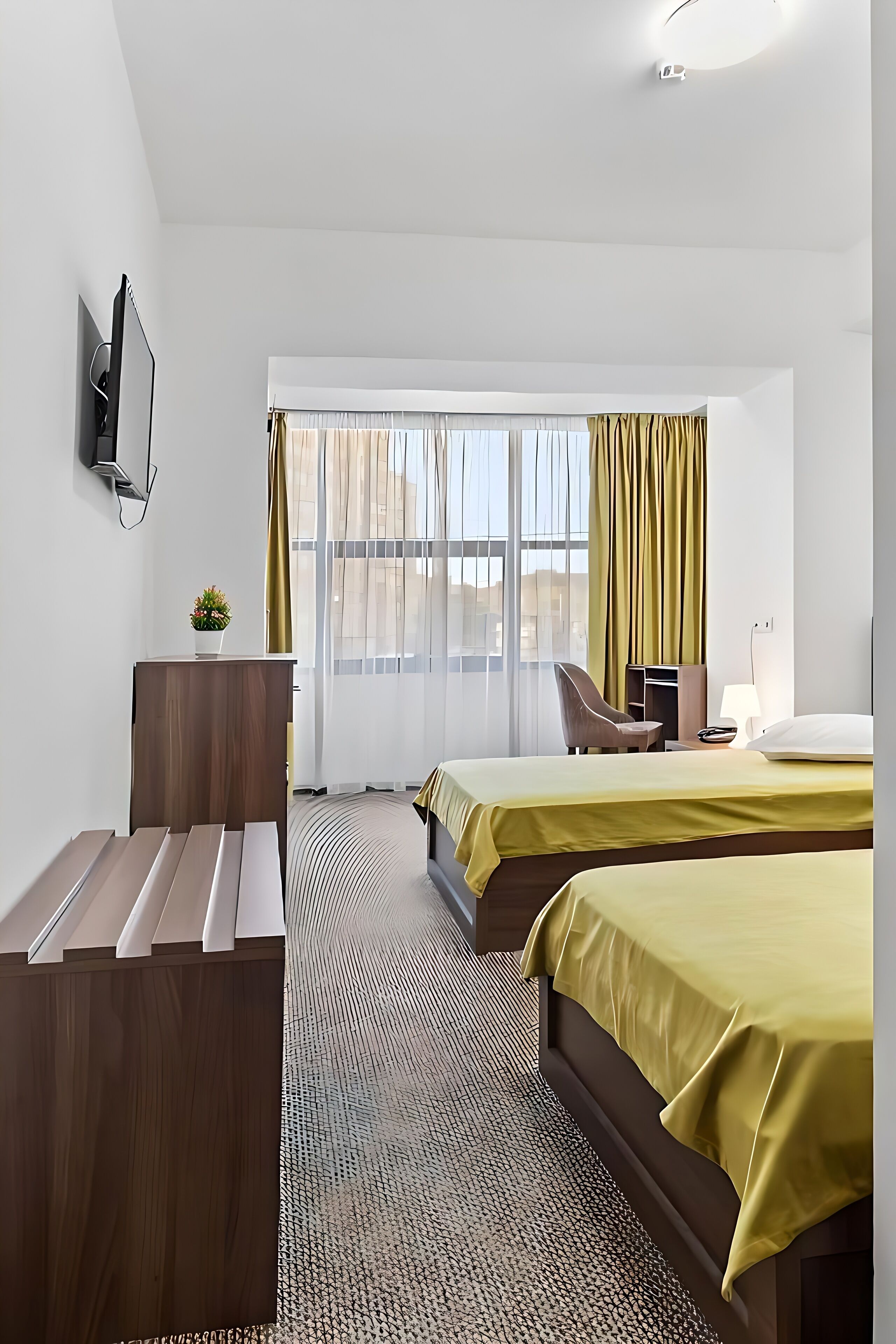 Comfort Twin Room, 2 Single Beds | In-room safe, desk, rollaway beds, free WiFi