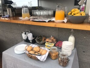 Daily continental breakfast (EUR 6.5 per person) - Santa Claudia Apartments - Adults Only (Mogan)