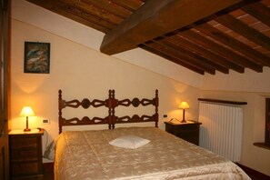 Decoración personalizada, muebles diferentes y escritorio