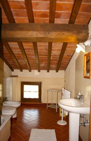 Villa, Multiple Bedrooms | Bathroom - Private Villa with AC, private pool, WIFI, TV, terrace, pets allowed, parking, close to Arezzo (Castiglion Fiorentino)