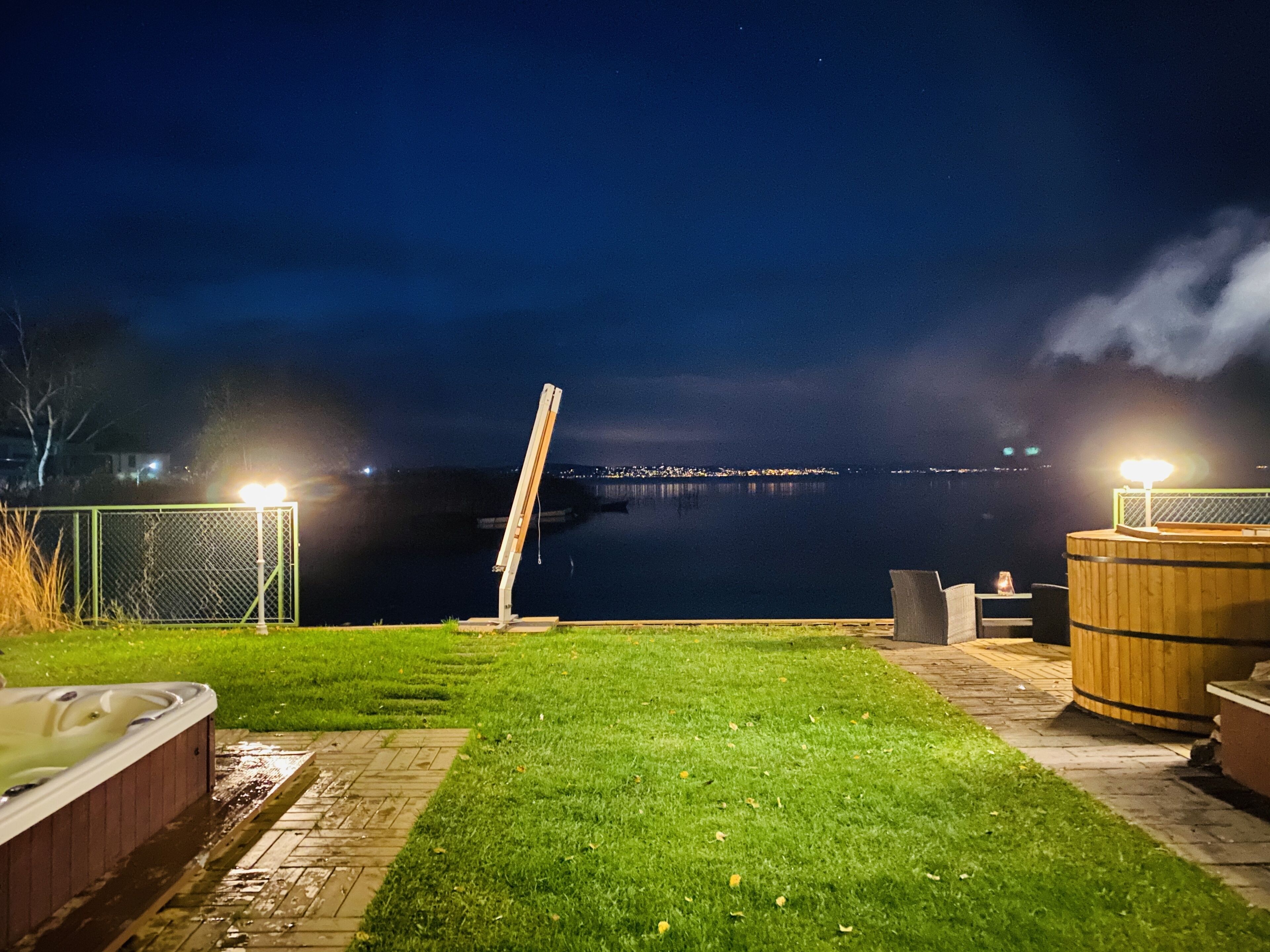 Private beach, sun-loungers, beach umbrellas, beach towels