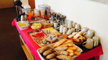 Free daily buffet breakfast