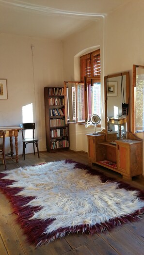 浪漫别墅, 花园景观 | 起居区 | 壁炉