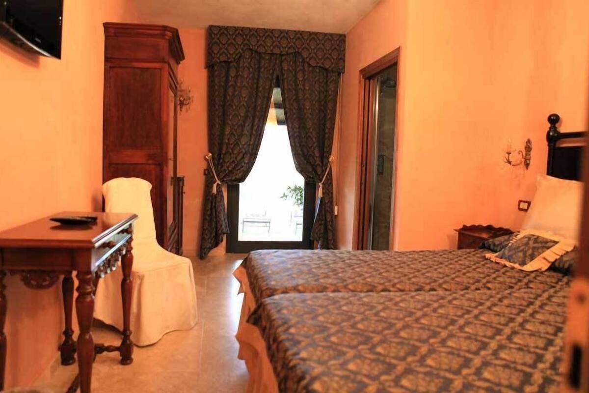 Camera Comfort con letto matrimoniale o 2 letti singoli (Botticelli) | 5 camere, lenzuola Frette, biancheria da letto di alta qualità