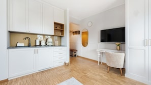 Appartement (B 08) | Privékitchenette | Een koelkast, een kookplaat, een waterkoker