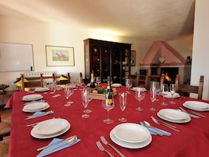 Apartment, 2 Bedrooms | In-room dining