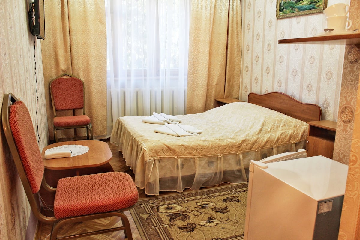 Comfort Double Room | 1 bilik tidur, peralatan tempat tidur premium, meja