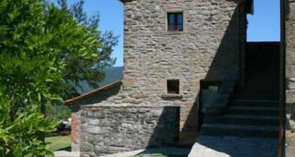 Stunning private villa with private pool, WIFI, TV, pets allowed and parking, close to Cortona