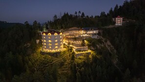 Front of property - Kufri Pacific Resort (Shimla)
