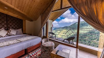Rollaway beds, free WiFi, bed sheets
