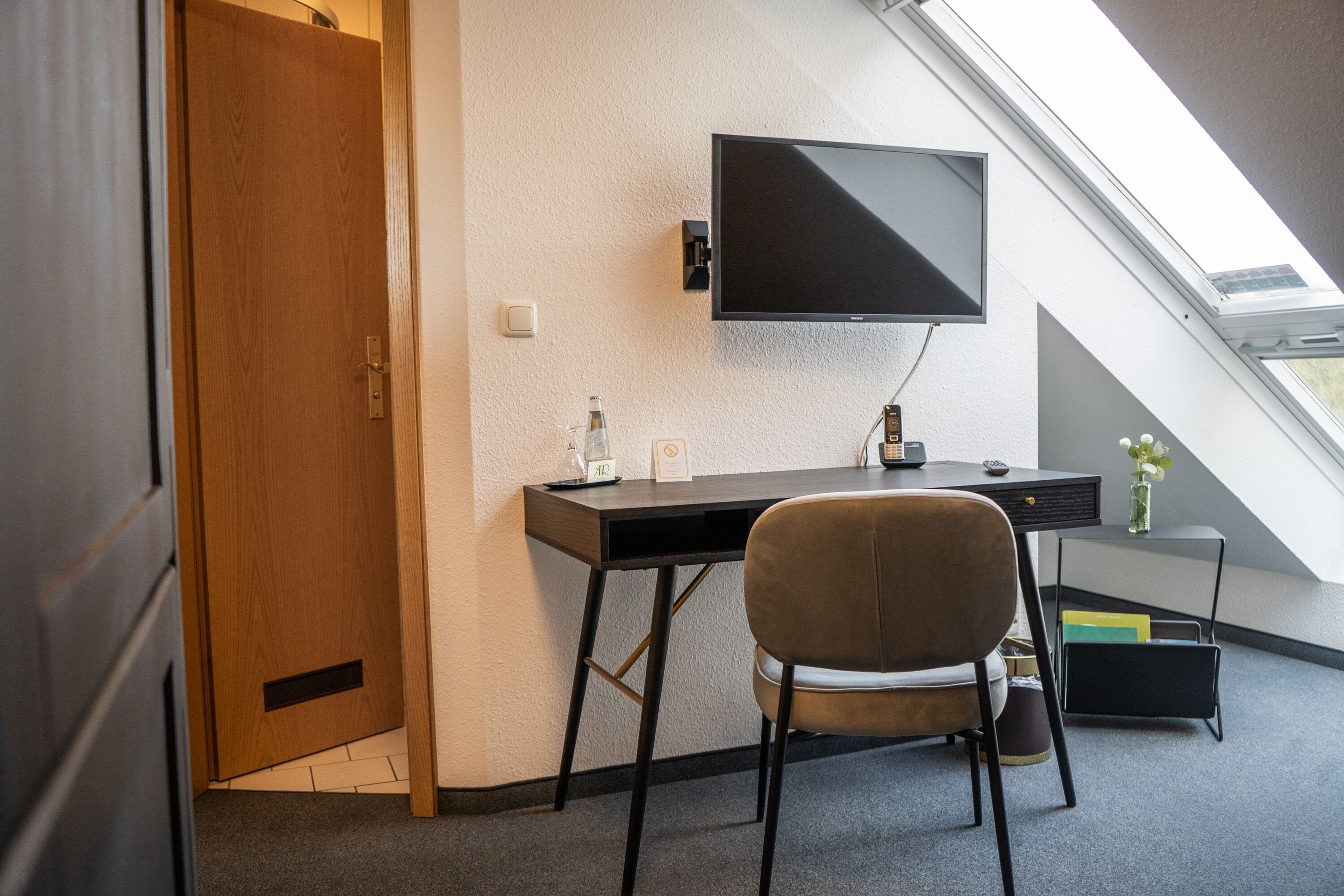 signature single room | 1 bedroom, individually decorated, individually furnished, desk