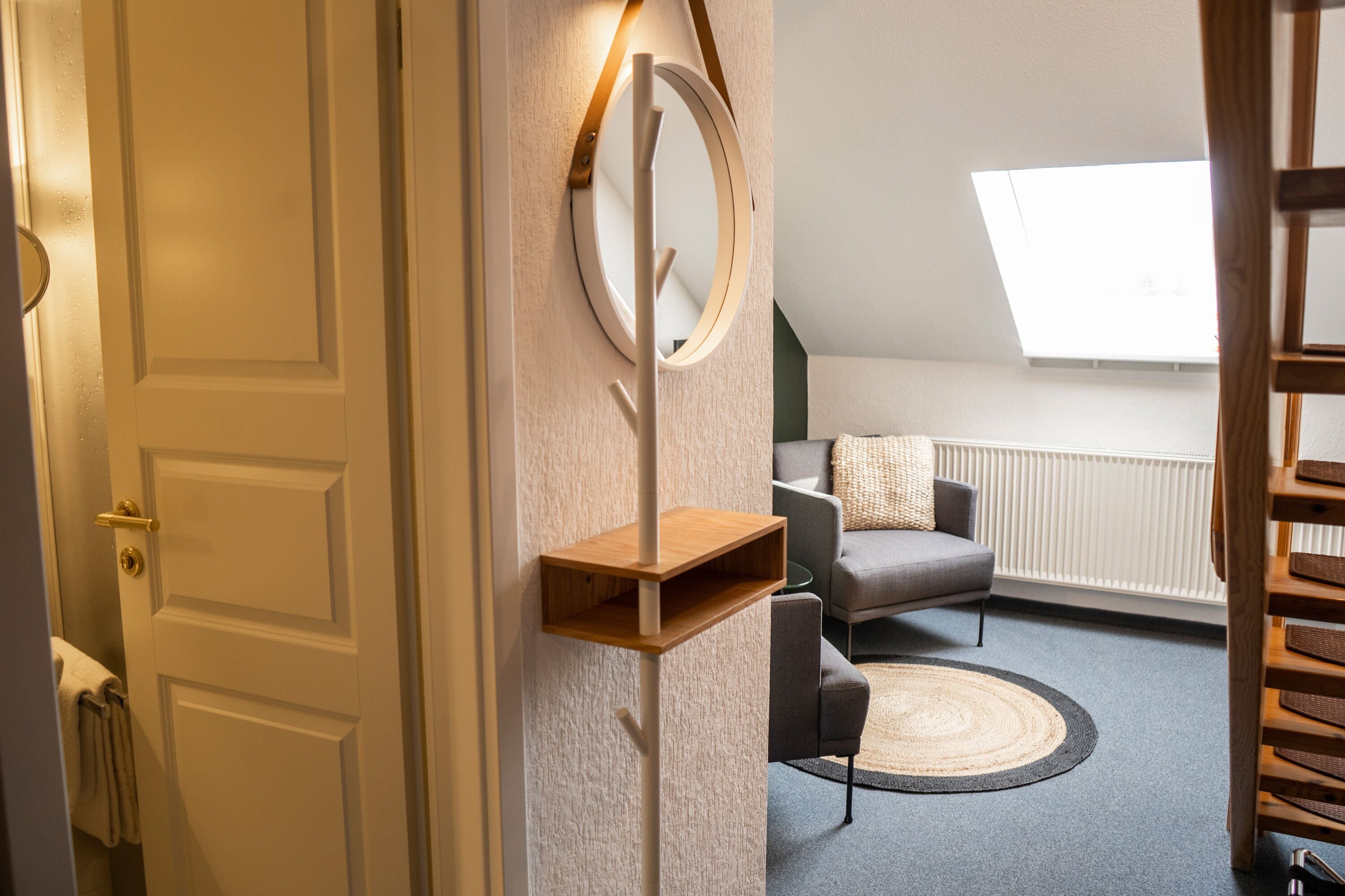 signature double room | living area | flat-screen tv